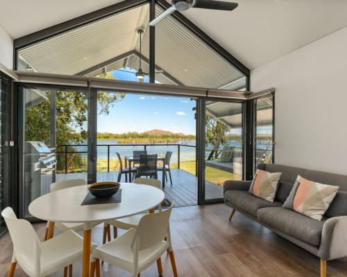 Kununurra Accommodation with Kimberleyland Self Contained Waterfront Villas